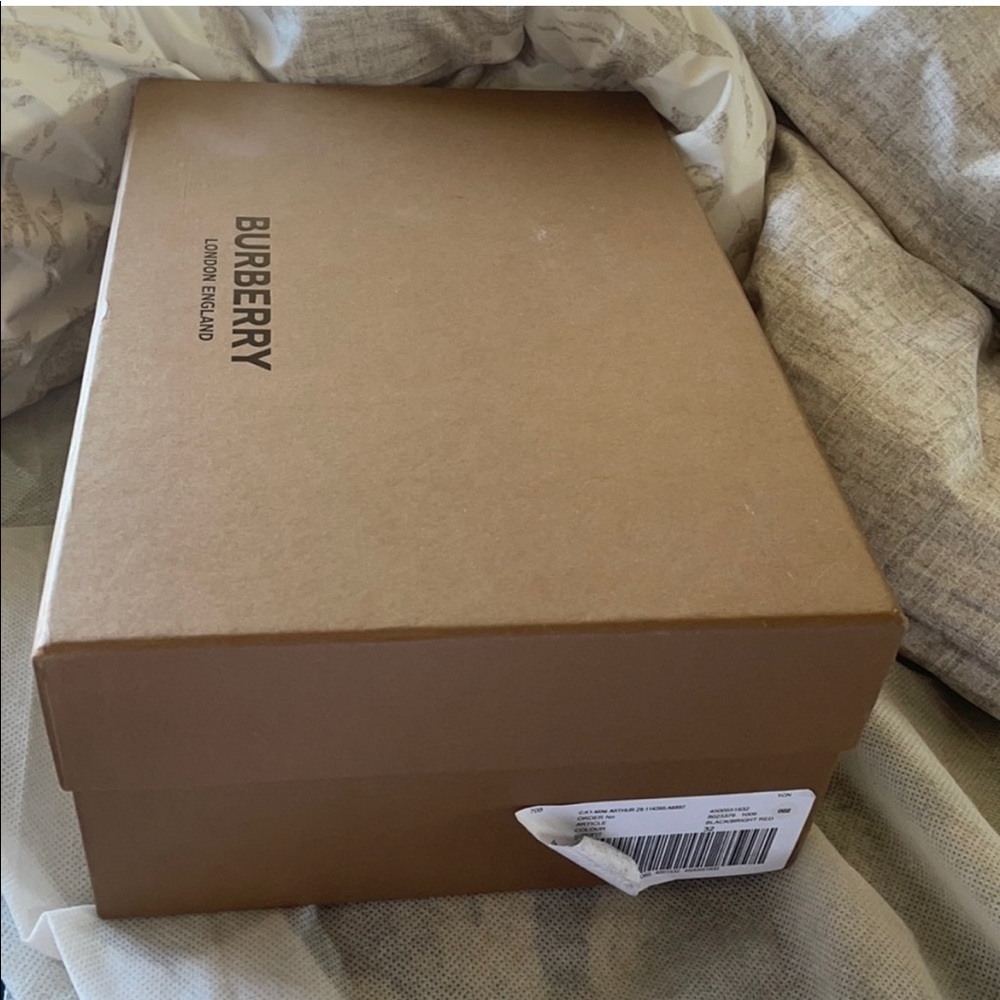 Burberry Unisex Kids Shoes Size 13.5 Almost New Only Worn One Time No Marks